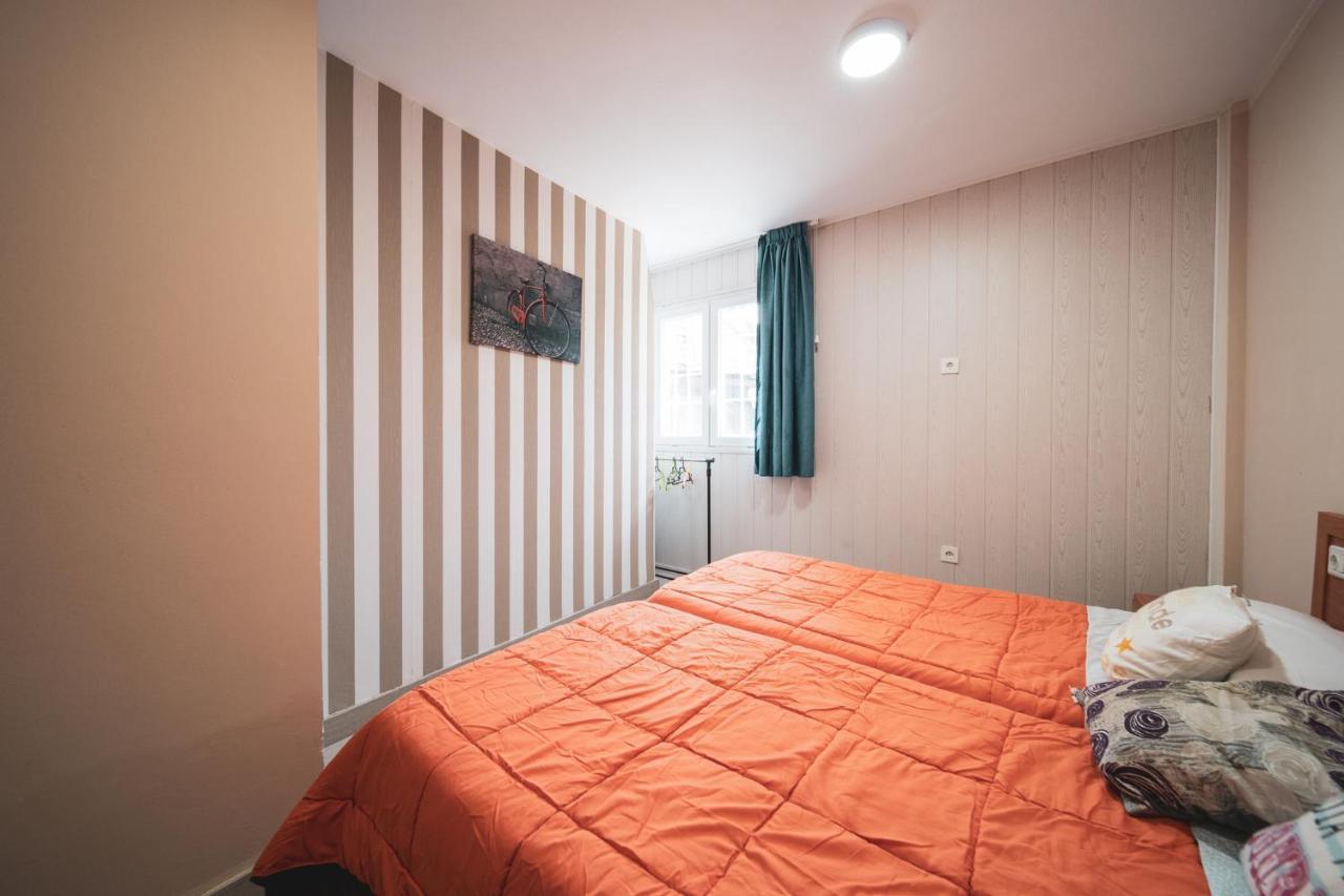 Albergue Barullo - Cubiculos - Literas - Habitaciones Sarria Extérieur photo